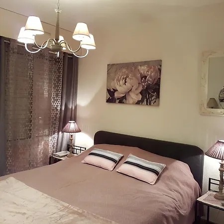 Bel 2 400m Clim Apartment
